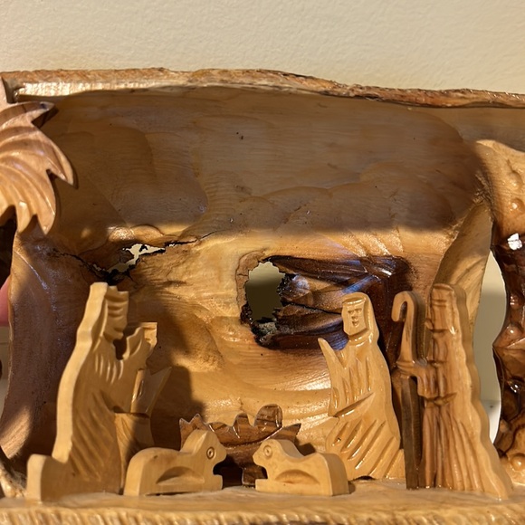 Wood Carved Nativity.  Christmas Decor - Picture 15 of 16